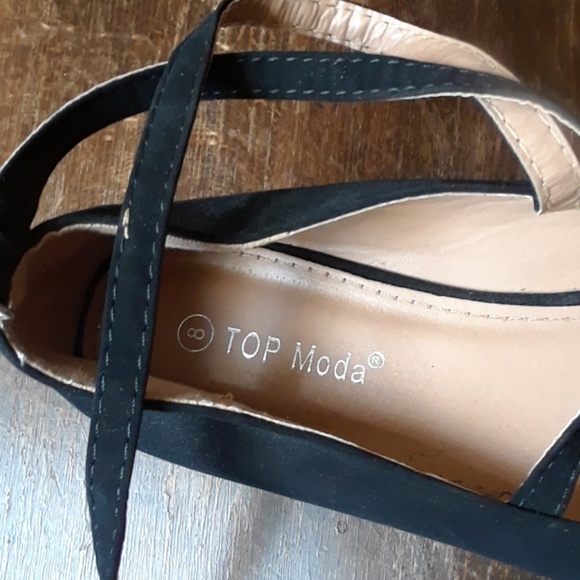 Ballet styled, flats - Picture 3 of 3